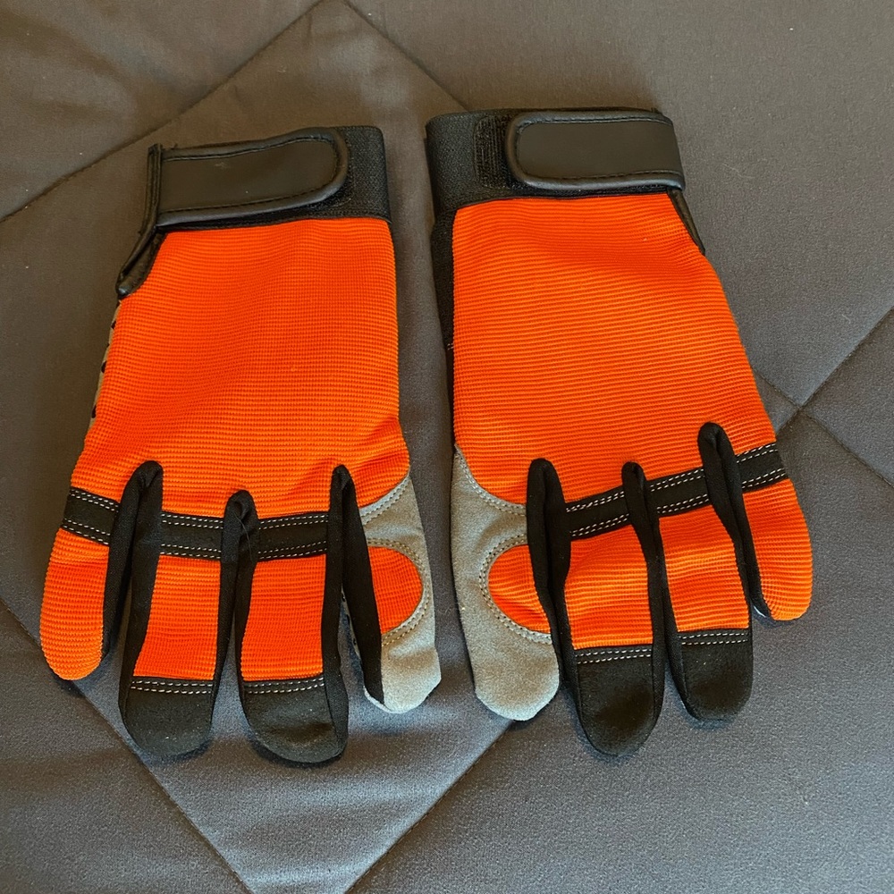 MECHANICS GLOVES XL BRAND NEW NEVER WORN